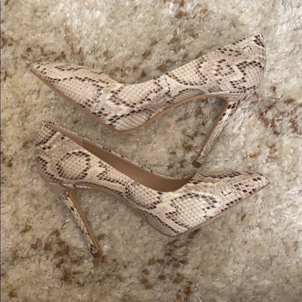 New Bcbgeneration Snake Print Heel - image 5